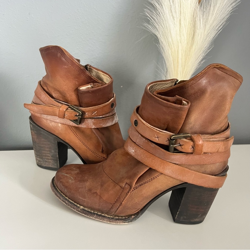 FreeBird Blaze Boots Size 7 Buckles Distressed Cognac